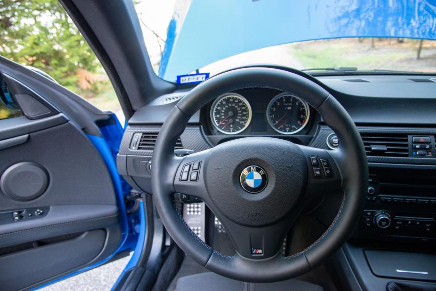 Панель приборов BMW M3 Coupe Competition Package 2013 года  (фото 53 из 98)